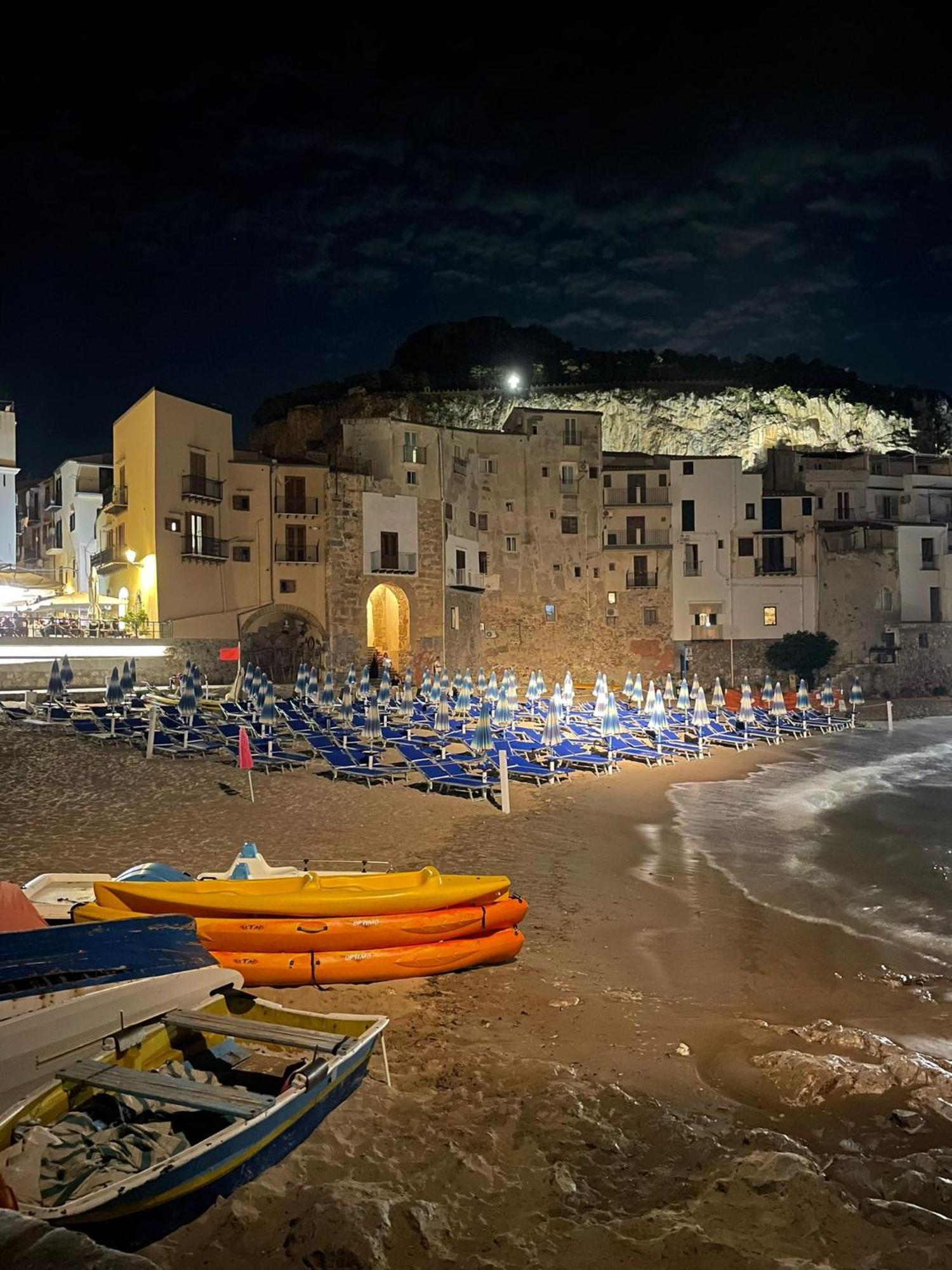 Casa Medi Lägenhet Cefalù Exteriör bild